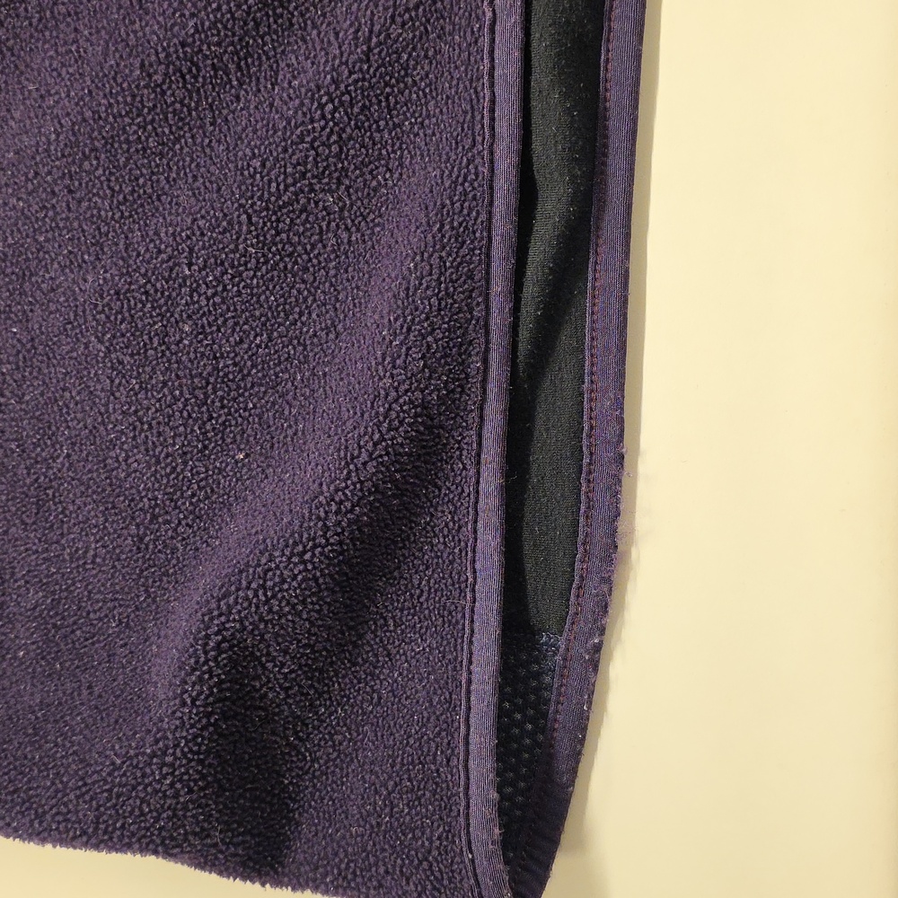 Patagonia Vintage Men's Purple Fleece Vest - Picture 11 of 13